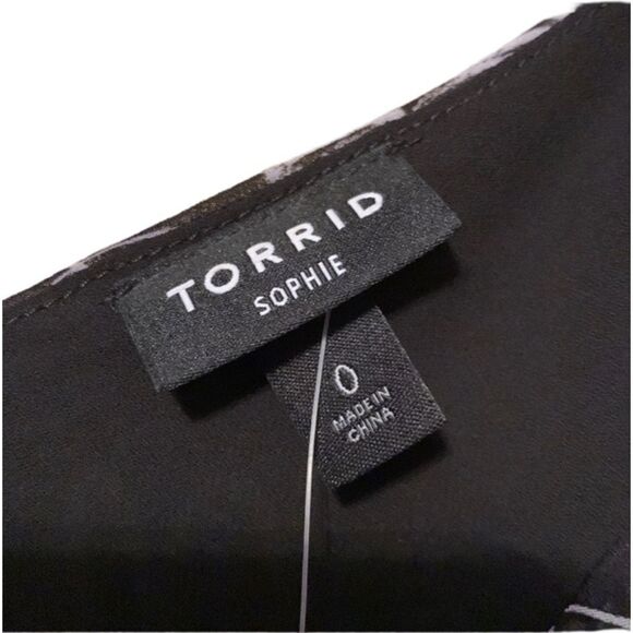 Torrid 0XL strappy tank top NWT $39.50 MSRP Sophie Graffiti Love - Picture 2 of 5